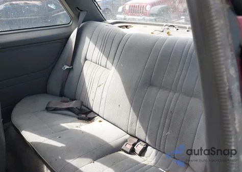 1993 Nissan Sentra E/Xe/Se z USA, uszkodzony, nr VIN 1N4EB32A8PC701505